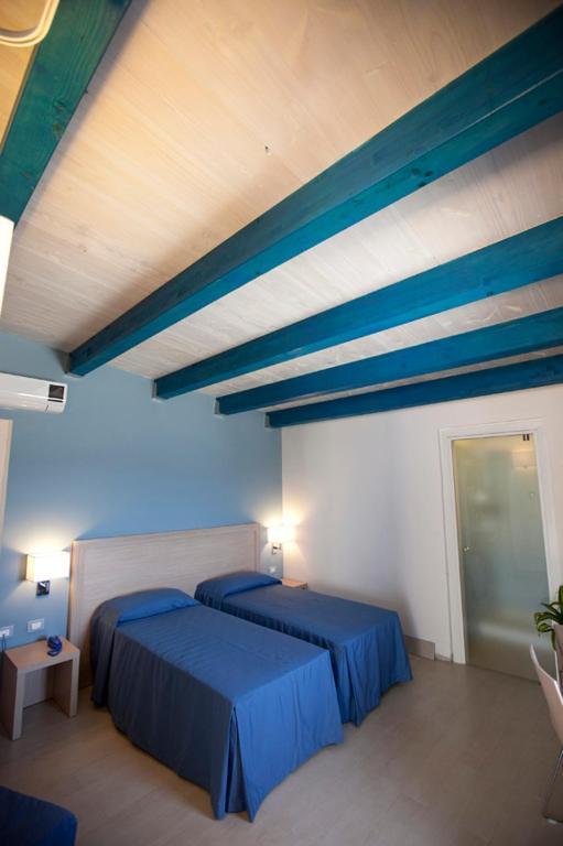 Sunset Beach Marausa Room photo